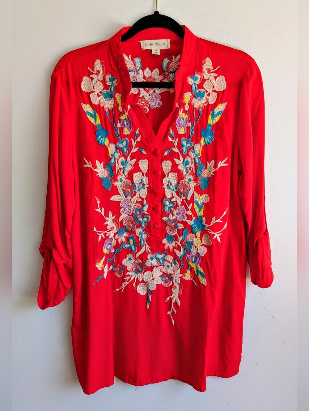 Luna Moon Red Embroidered V-Neck Women's Top Medium